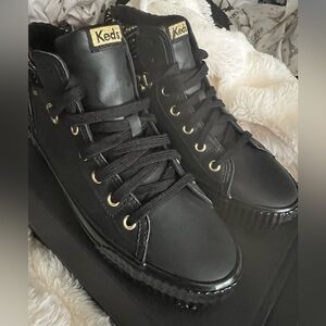 🆕NIB women’s black Leather Keds size 8